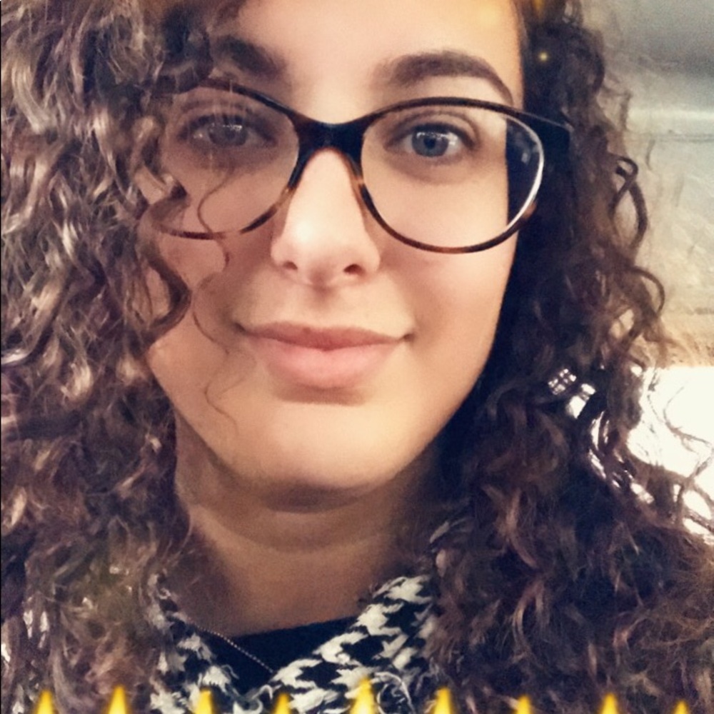 Meet your Posher, Alexandra